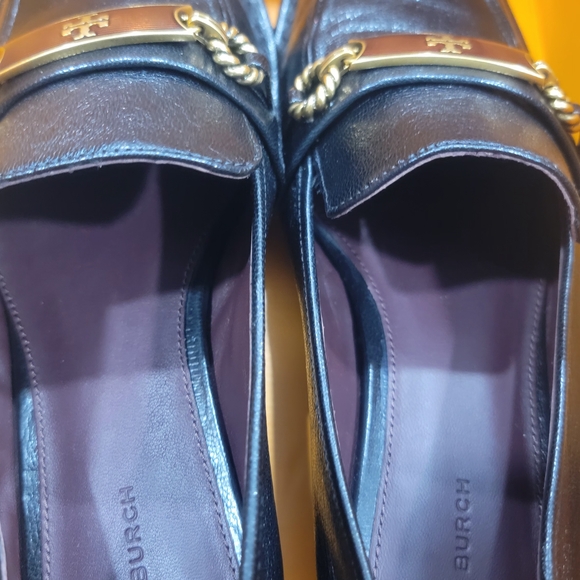 Tory Burch Black Leather Loafers with Gold Accent - Picture 2 of 6